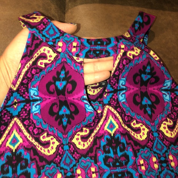 2/$10🛍Express Tank Top - Picture 4 of 5